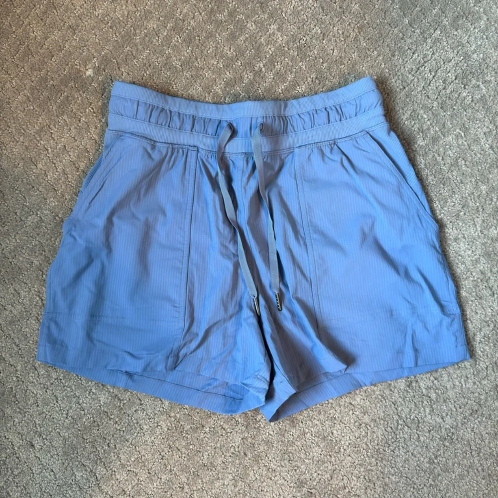 Dance Studio High-Rise Short 3.5" in Oasis Blue - Picture 3 of 5